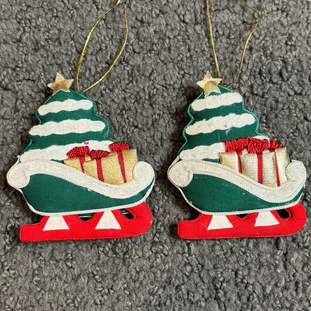 Lot of 2 Vintage Fashion Bug Sleigh Christmas Tree Ornaments Cloth 3.5”